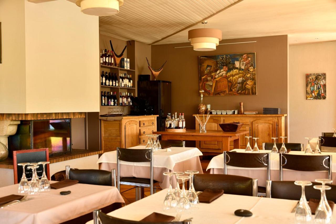 Logis Hotel & Restaurant Le Pardaillan Gondrin Exterior photo
